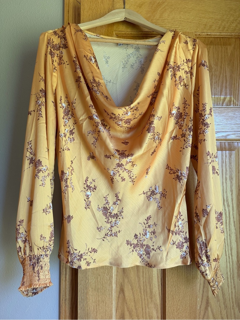 Fate Women’s Cowl Neck Floral Print Blouse Large Regency Office Smocked Sleeves